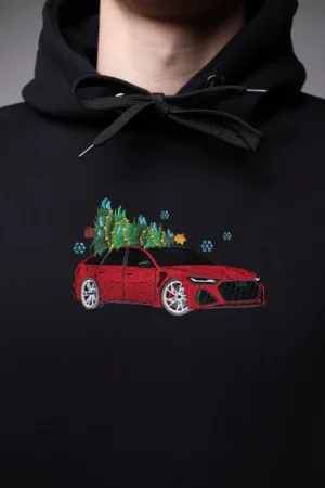 Haft z autem RS6 na czarnej bluzie