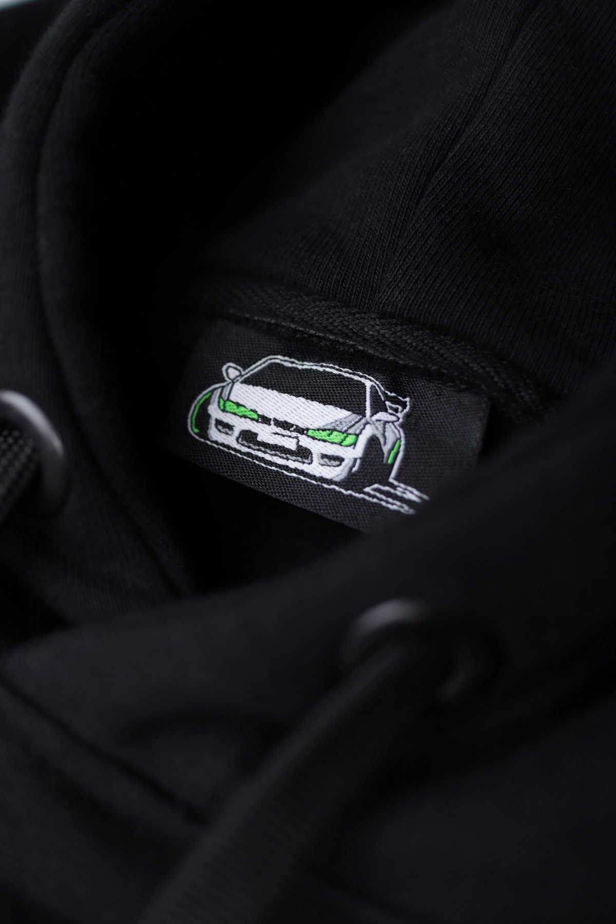 dream4cars – metka Zbliżenie na metkę bluzy z BMW E36