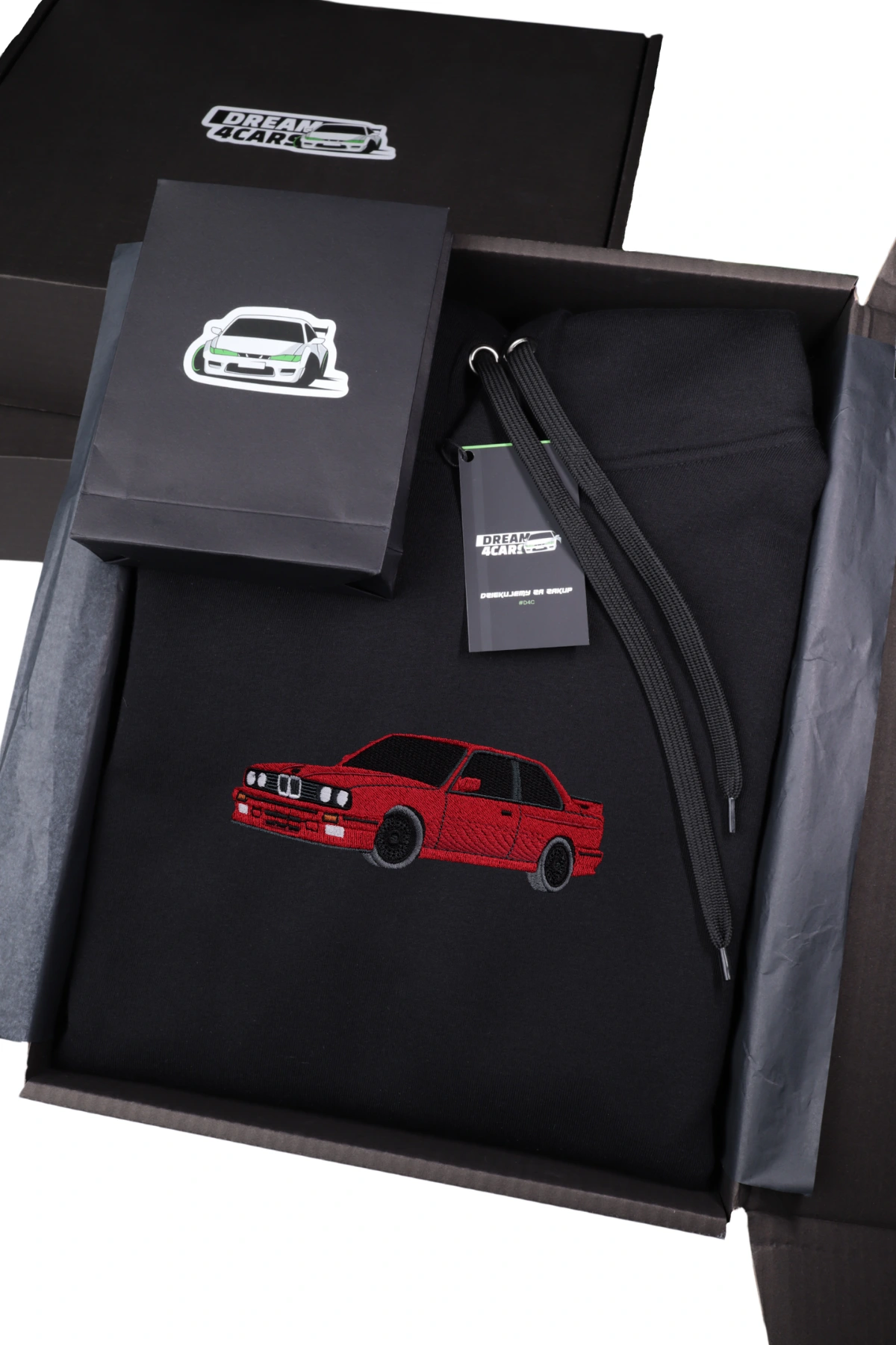 e30-paczka Bluza z BMW E30 w kartonie z dodatkami