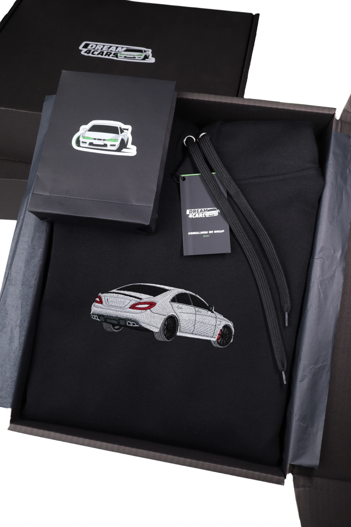 cls-bluza-paczka Bluza z Mercedes CLS w kartonie z dodatkami