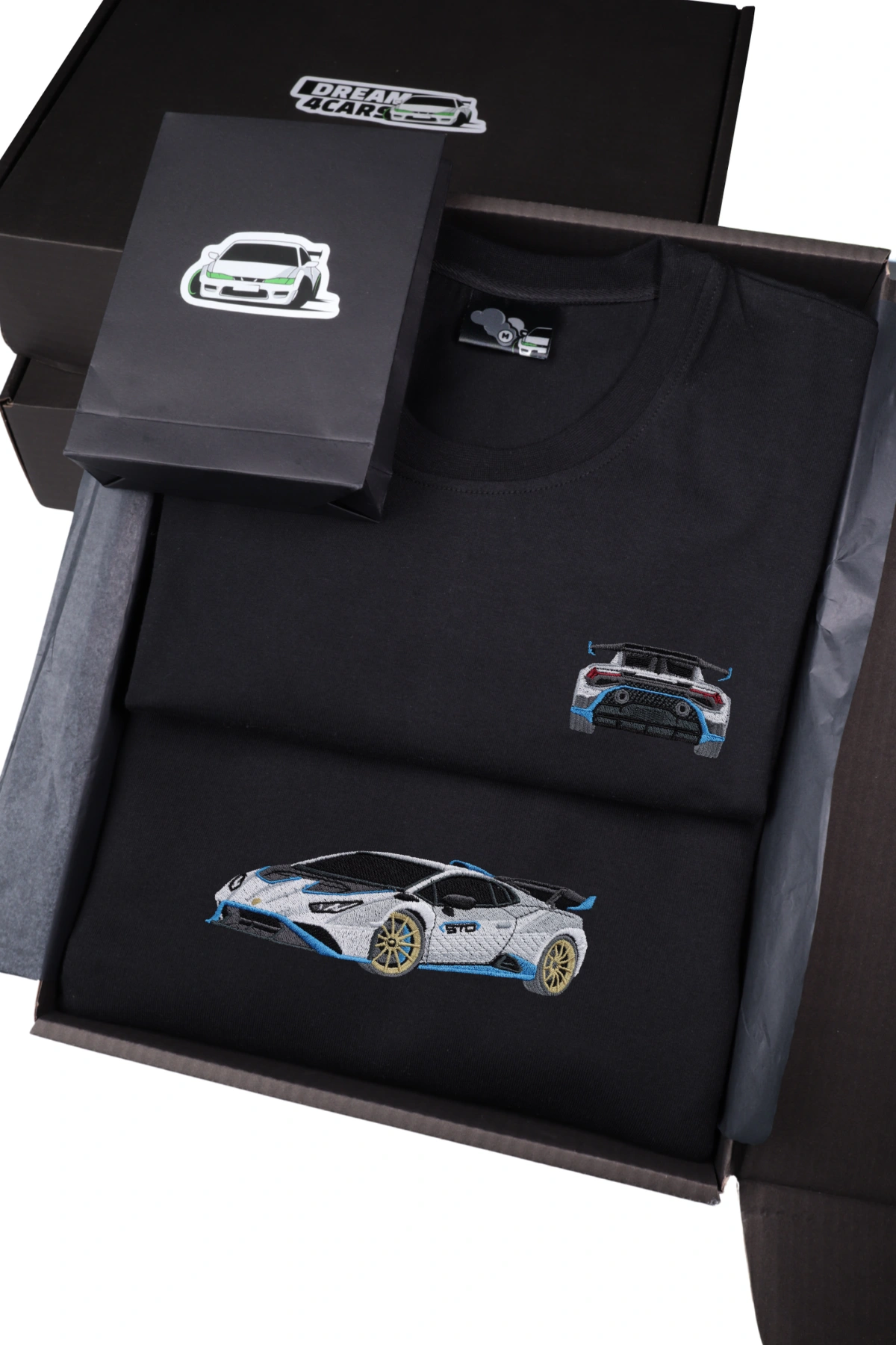 Zestaw z haftem Lamborghini STO – koszulka i bluza ułożone obok siebie