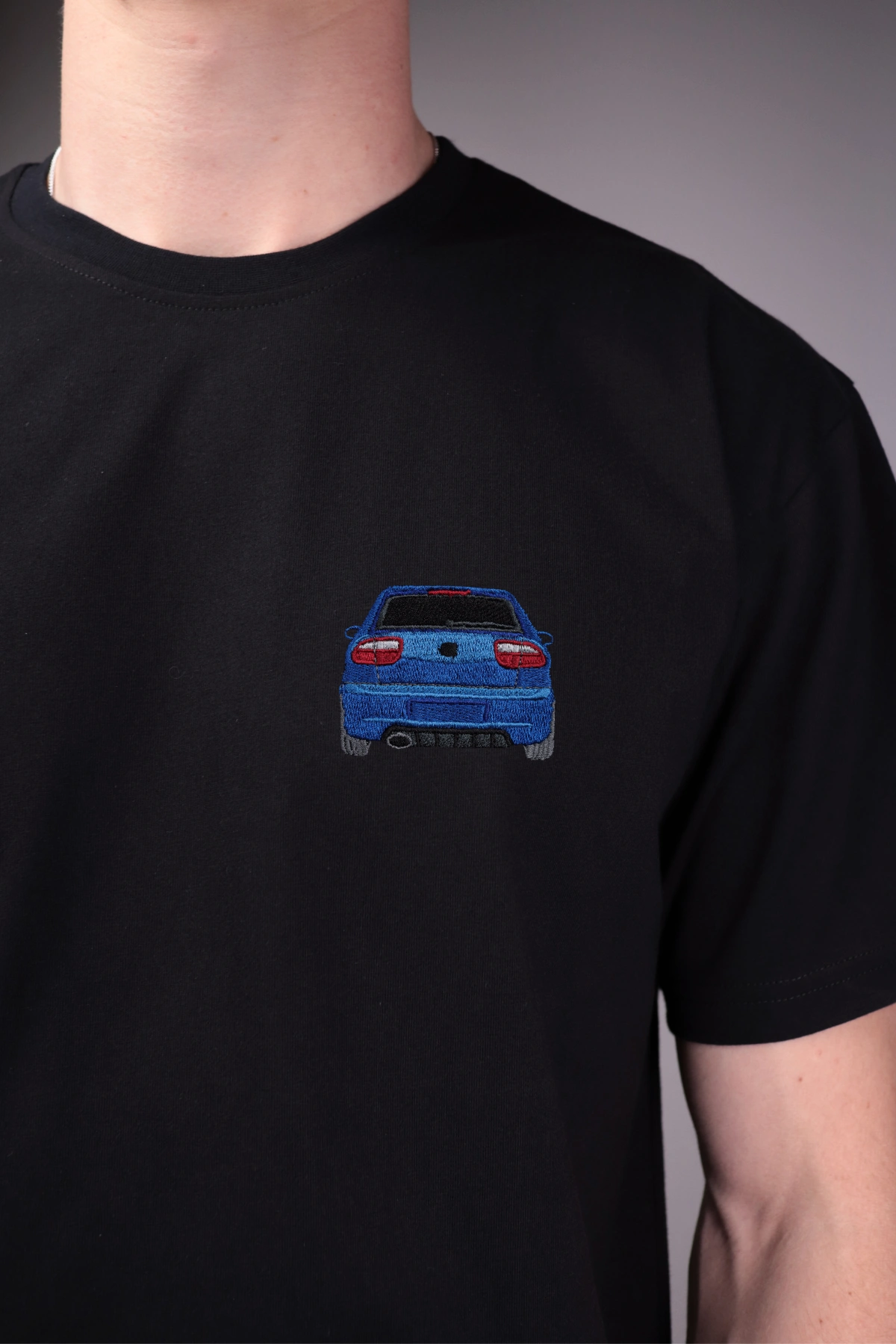Haft z autem Seat Leon Cupra Mk1 na czarnej koszulce